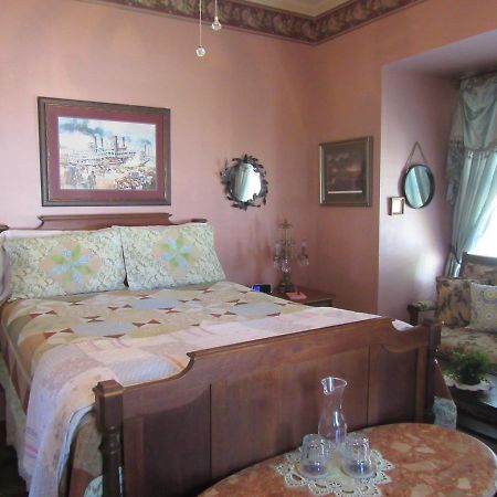 The Carriage House Bed & Breakfast Jefferson ภายนอก รูปภาพ