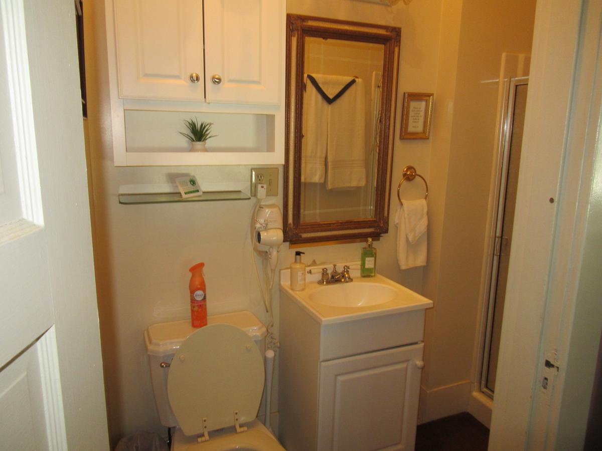 The Carriage House Bed & Breakfast Jefferson ภายนอก รูปภาพ