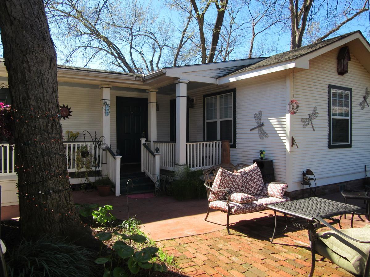 The Carriage House Bed & Breakfast Jefferson ภายนอก รูปภาพ