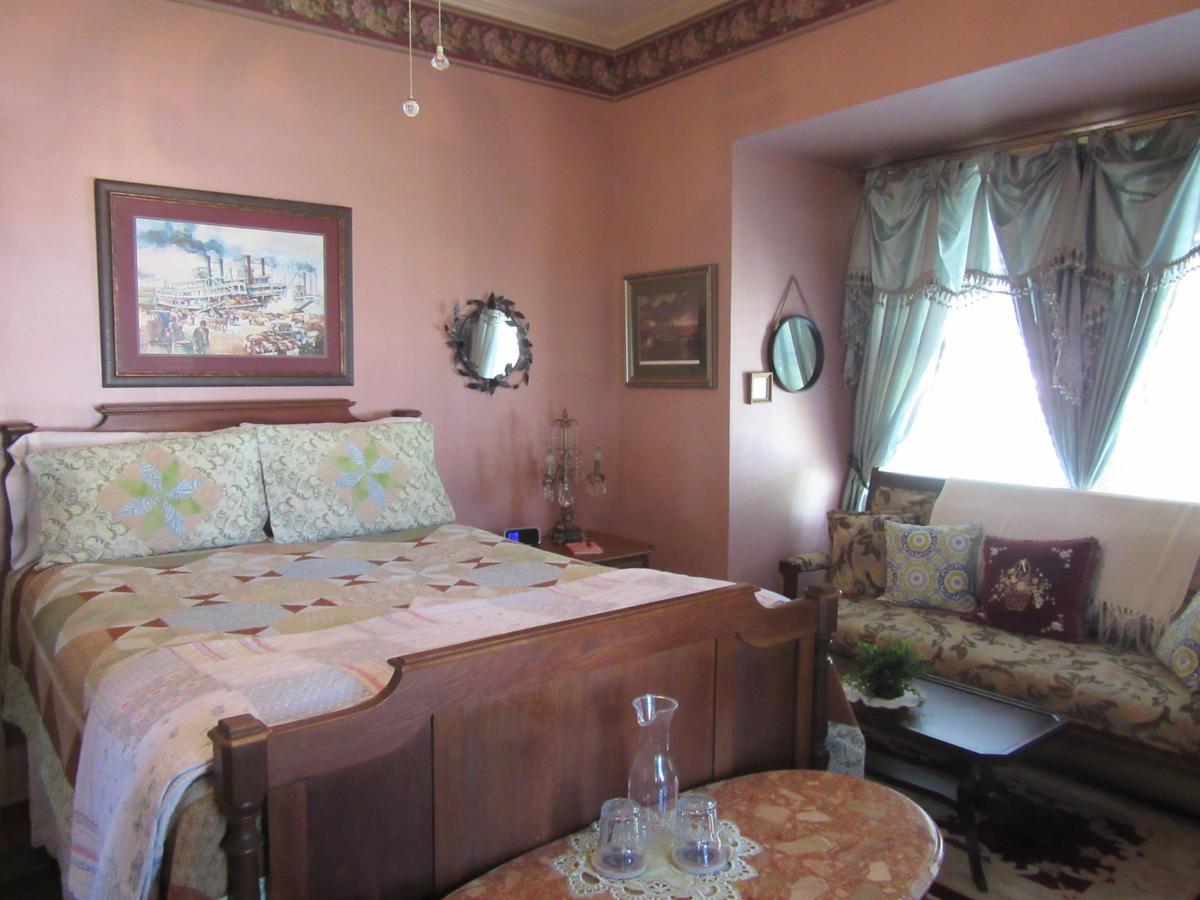 The Carriage House Bed & Breakfast Jefferson ภายนอก รูปภาพ